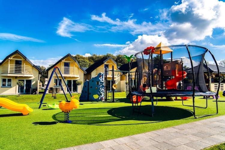 Holiday Resort, Ustronie Morskie Luaran gambar